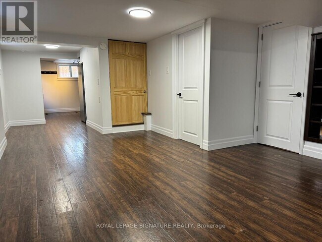 Photo du bâtiment - 842 Sixth St