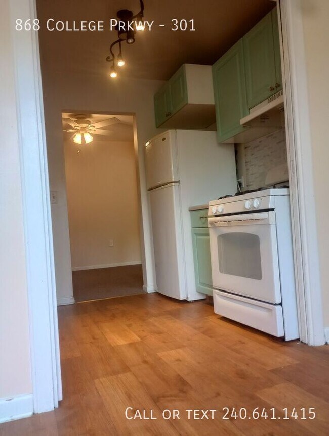 Foto del edificio - 868 College Pkwy