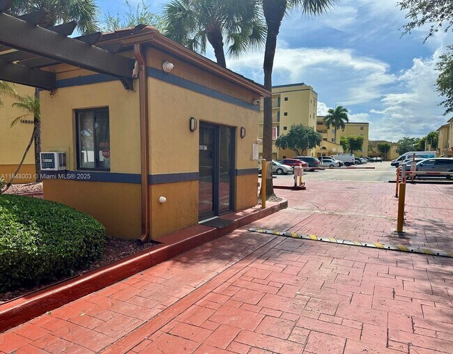 Foto del edificio - 14930 SW 82nd Terrace