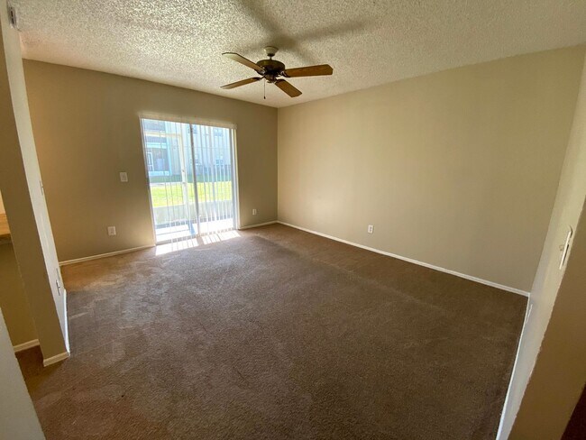 Foto del edificio - 4148 Pershing Pointe Pl
