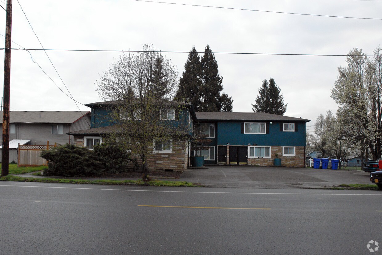 Foto del edificio - 7905-7915 N Fessenden St