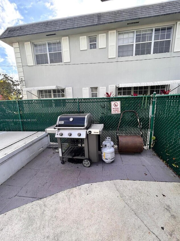Foto principal - 1520 McKinley St