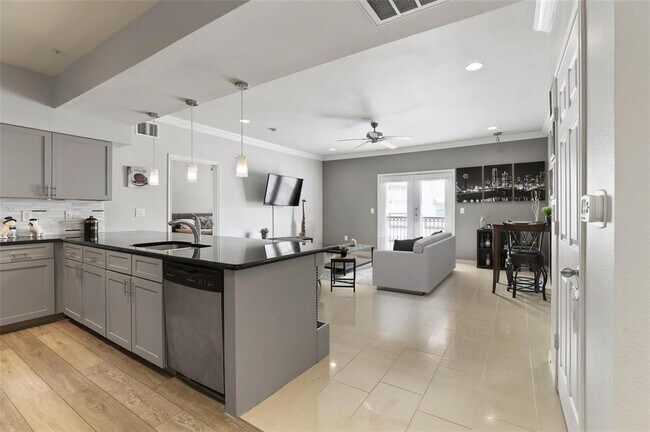 Building Photo - 3102 Kings Rd