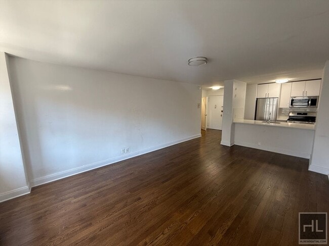 Building Photo - East 89 Street