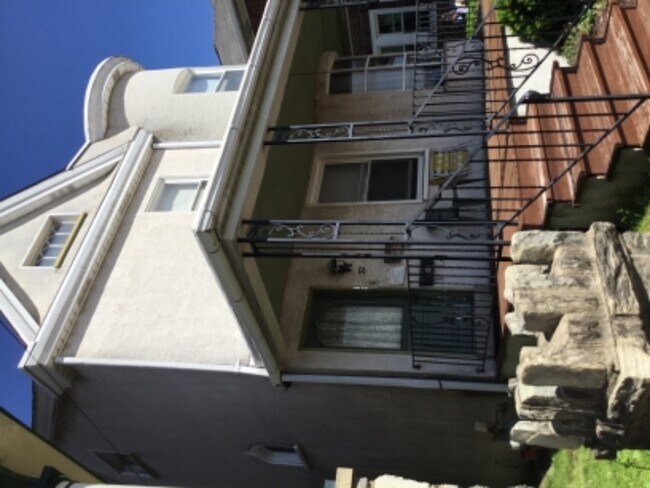 Foto del edificio - 32 Green St