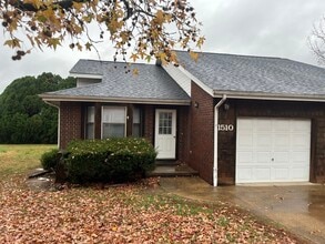 Building Photo - 1510 Summerhill Ct