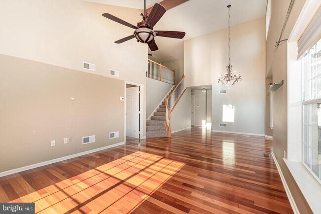 Building Photo - 6350 Mercury Dr