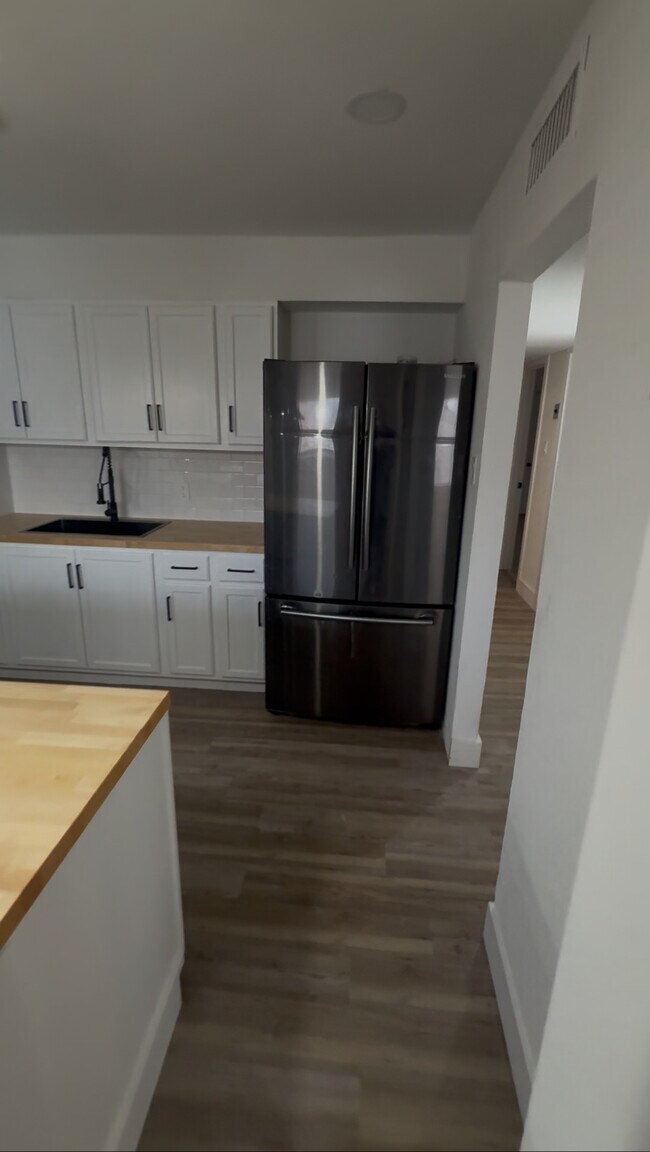 Foto del edificio - 122 Rio Rd