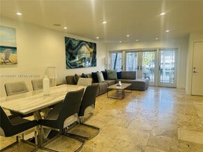 Building Photo - 1987 NE 123rd St