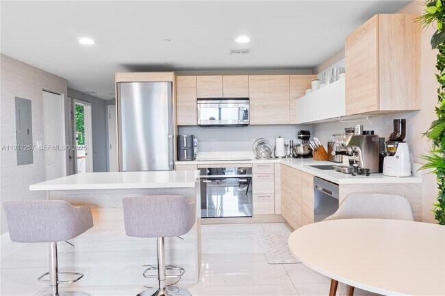 Foto del edificio - 16385 Biscayne Blvd