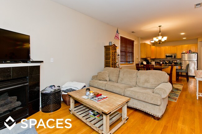 Foto del edificio - 1526 N Hudson Ave