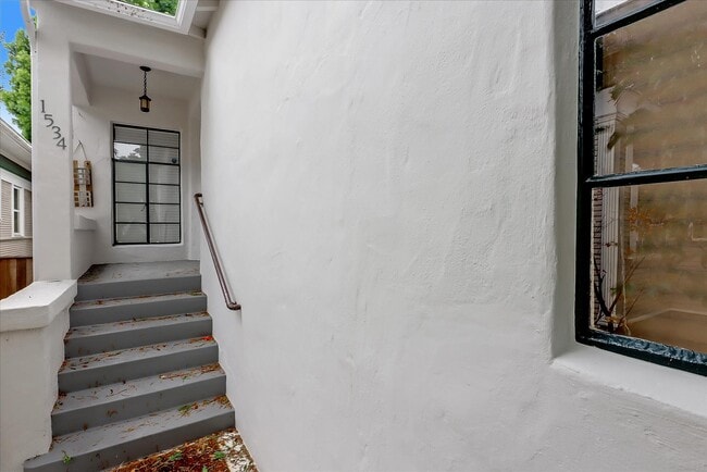 Building Photo - 1534 Josephine St