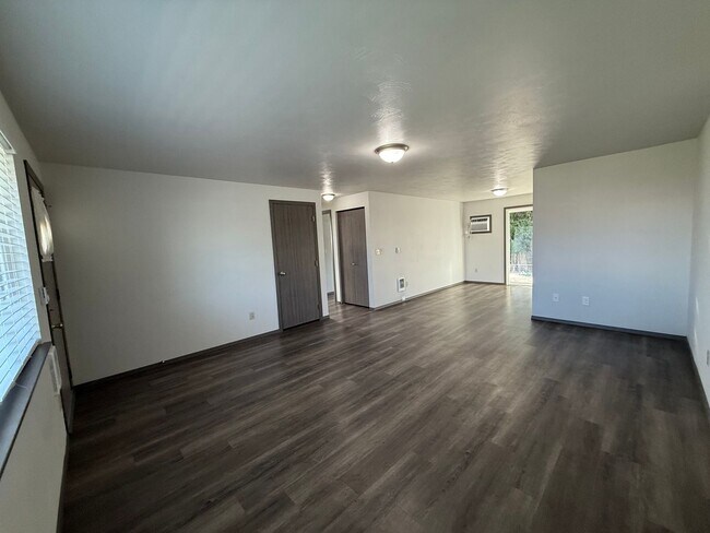 Foto del edificio - Valley 3 bed 1.5 bath