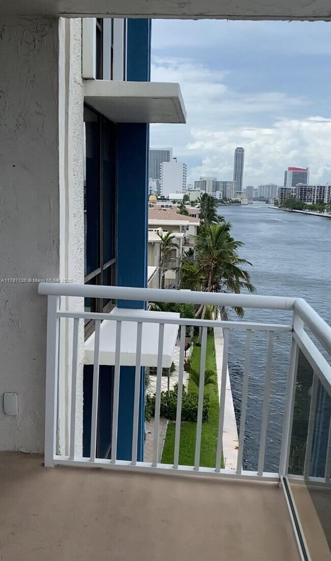 Foto del edificio - 1600 S Ocean Dr