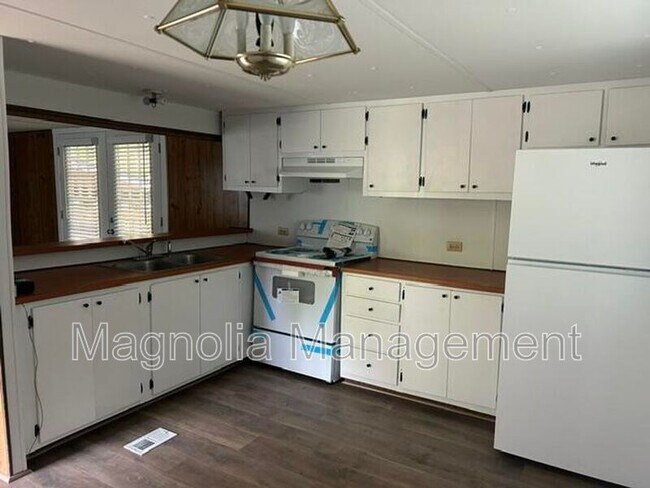 Foto del edificio - 2185 Kittrell Rd