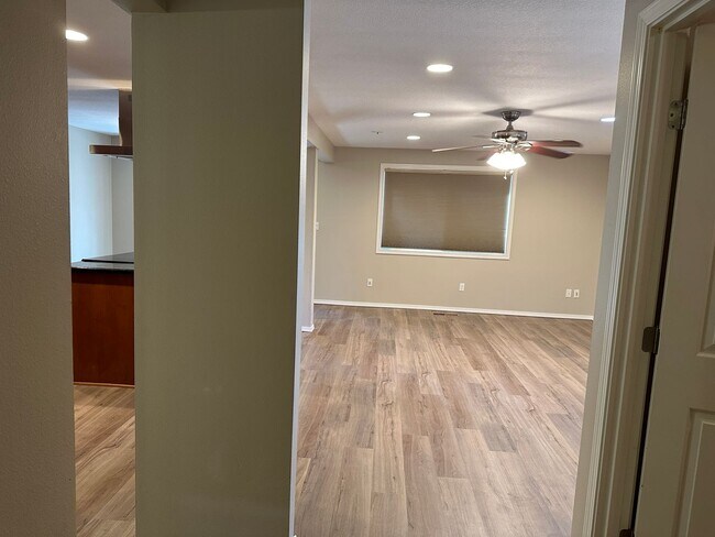Building Photo - Beautifully Updated 3 Bedroom Town Home in...