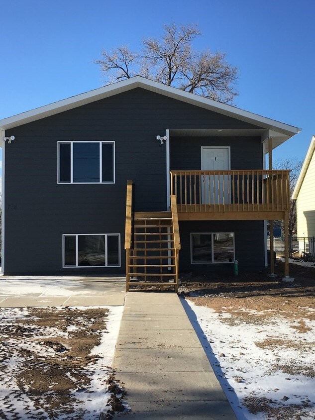 Foto principal - 728 Haines Ave