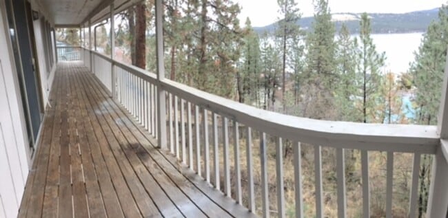 Building Photo - $2,595 / 4BR, 3.5BA Liberty Lake Executive...