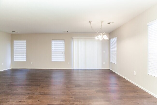 Foto del edificio - 4268 Perfect Drift St