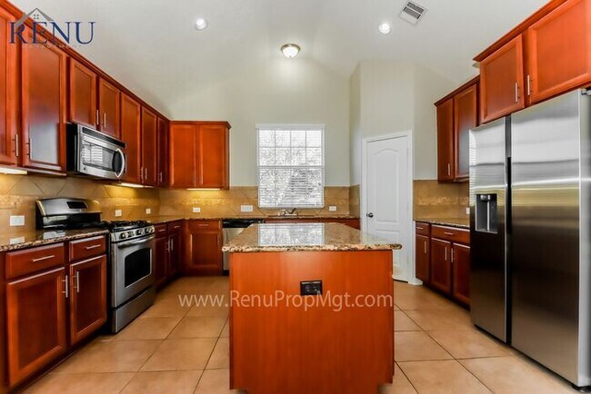 Foto del edificio - Now Available!