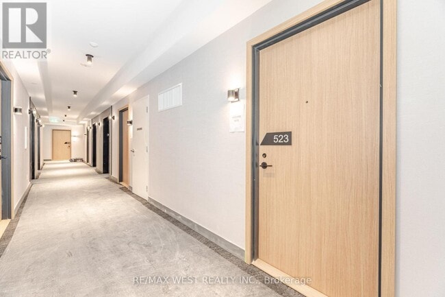 Building Photo - 35 Parliament St