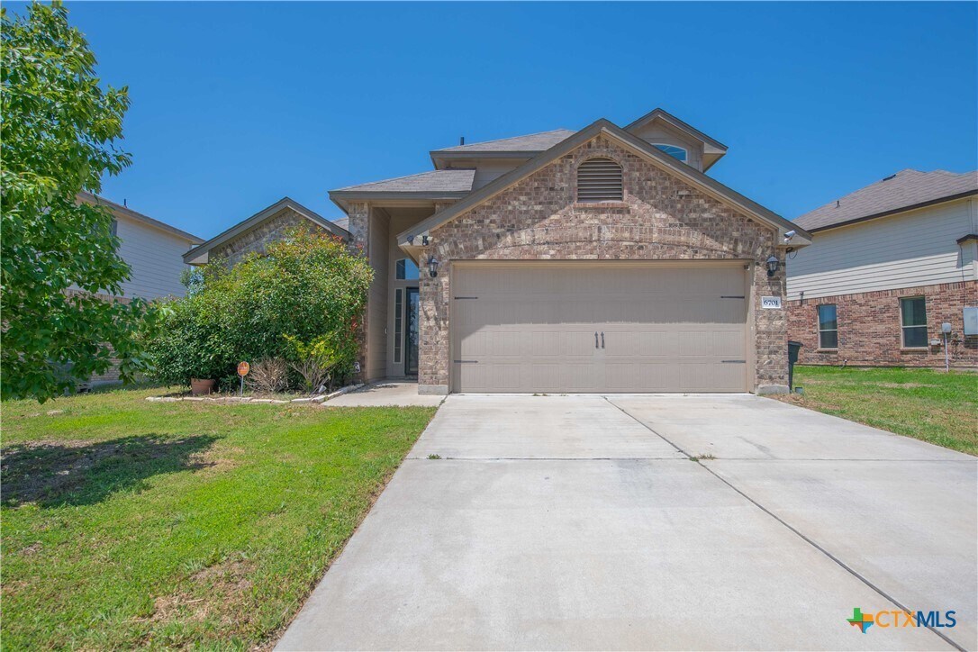 Primary Photo - 6701 Mustang Creek Rd