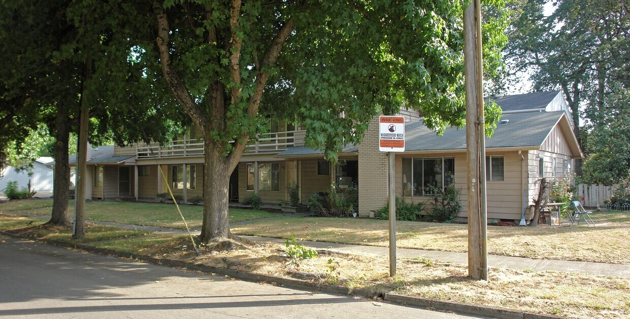 Foto del edificio - 610-620 Breys Ave NE