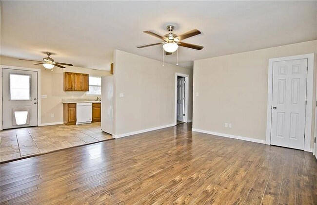 Foto del edificio - 2106 Dogwood Pl