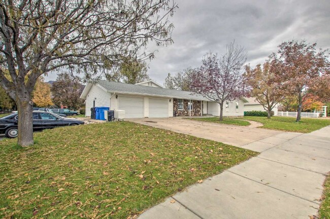 Foto del edificio - 1760 N 400 E