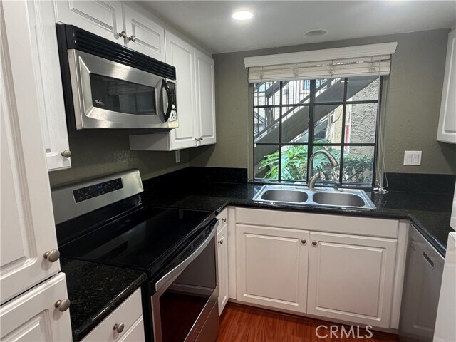 Foto del edificio - 25611 Indian Hill Ln
