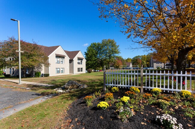 Building Photo - 2 Wetzel Way