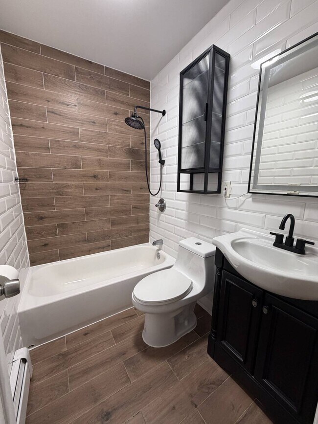 Foto del edificio - 40 Eldert Ln