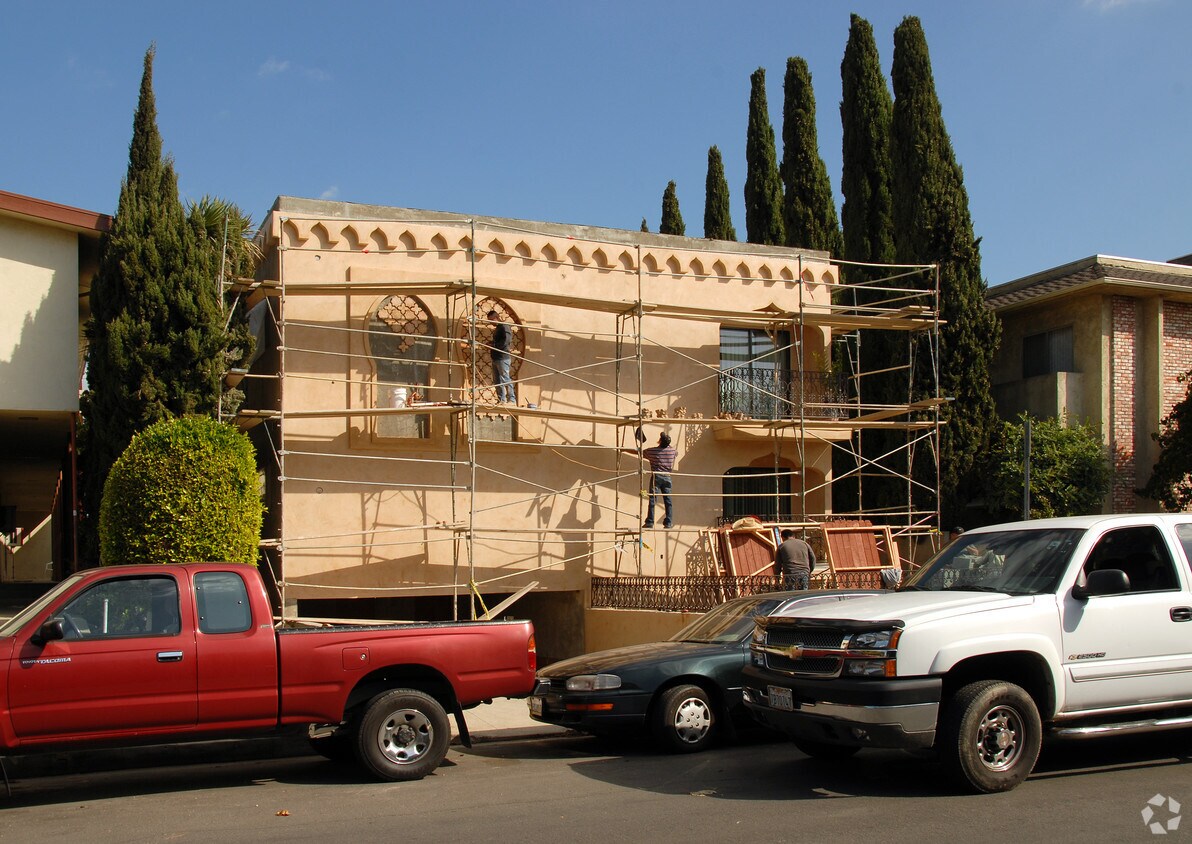 Building Photo - 1416 Amherst Ave