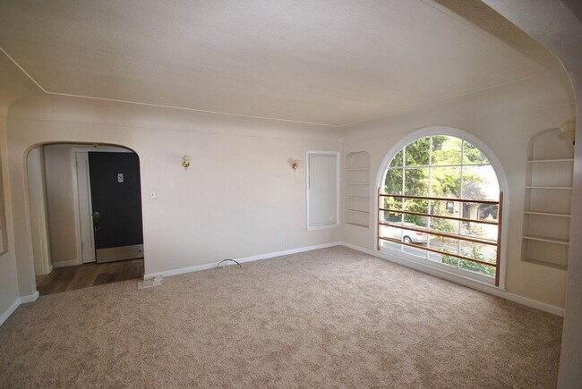 Building Photo - Beautiful and Charming 3 Bedroom 2 Bath Home in Vallejo with Views!