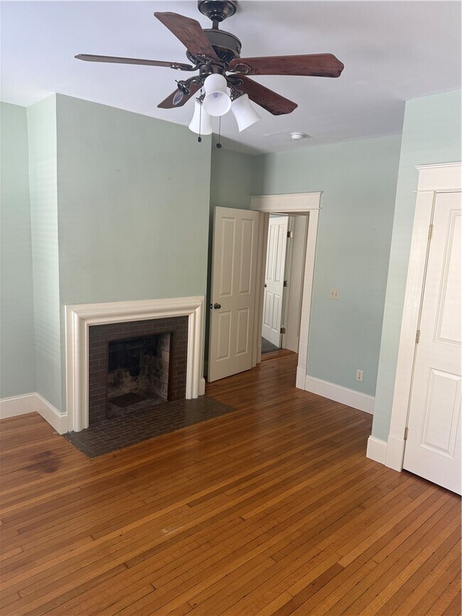 Foto del edificio - 507 W Water St