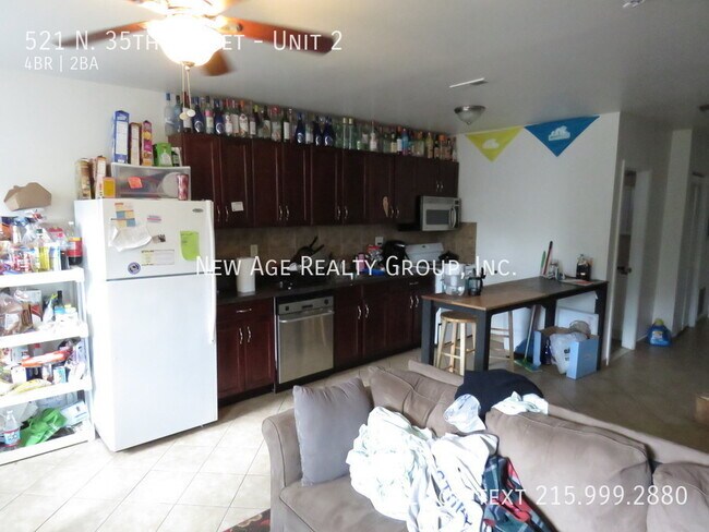 Building Photo - 4 bedroom, 2 bathroom at 35th & Spring Gar...