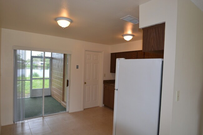 Building Photo - FRESHLY UPDATED 2BR/1.5 BATH DUPLEX IN COCOA