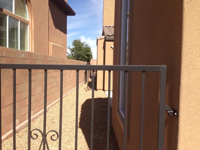 Building Photo - 496 Via Palermo Dr