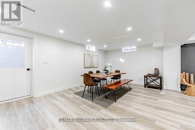 Building Photo - 71 Crystal Dr
