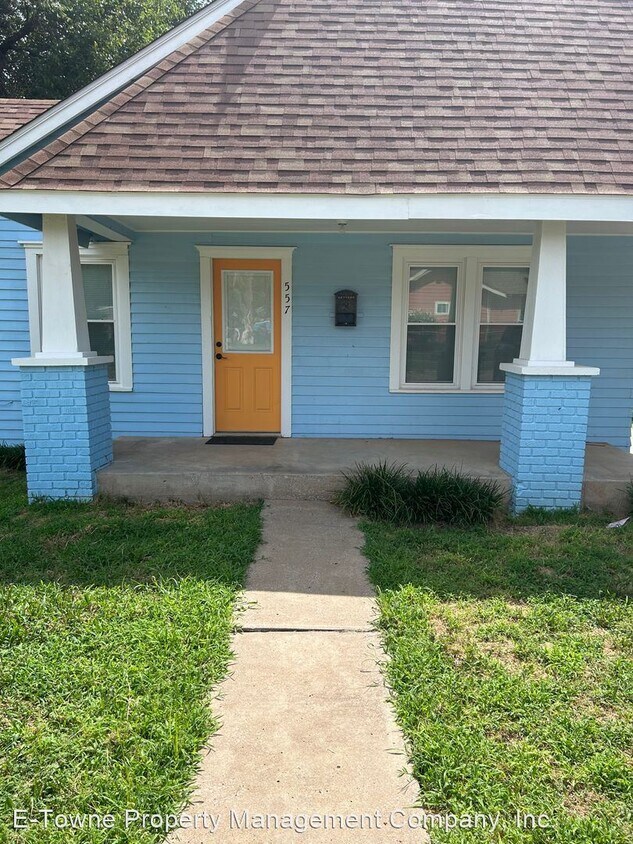 Primary Photo - 2 br, 1 bath House - 557 N Davis