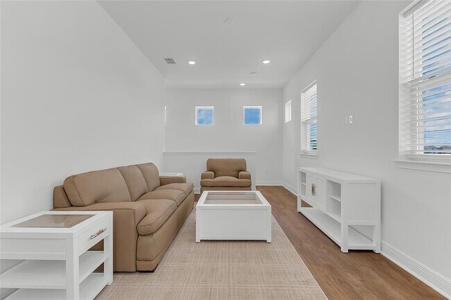 Foto del edificio - 9687 MacBride Dr