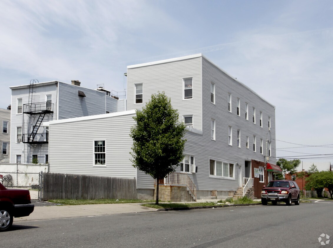 Building Photo - 200 Geneva St
