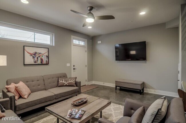 Building Photo - 2 br, 2.5 bath Condo - 1023 Dickerson Pike