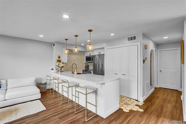 Building Photo - 1 Anchorage Way