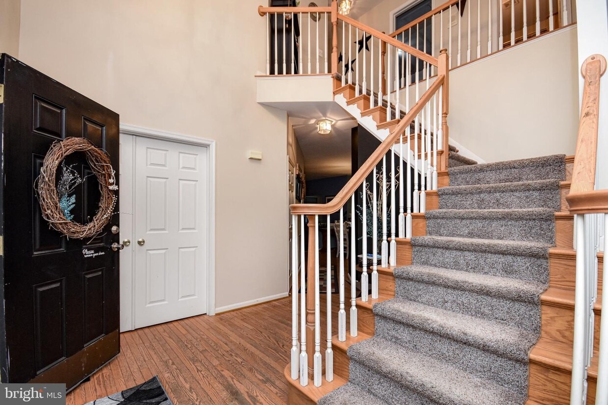 704 Sunflower Ct, Purcellville, VA 20132 House Rental in Purcellville