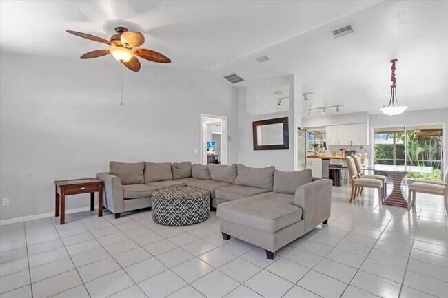 Foto del edificio - 3141 Odessa Rd