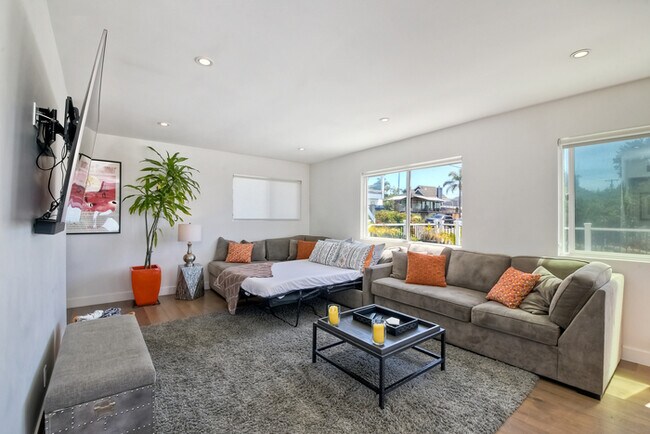 Foto del edificio - 34 E I St