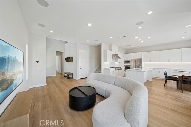 Building Photo - 211 Newton
