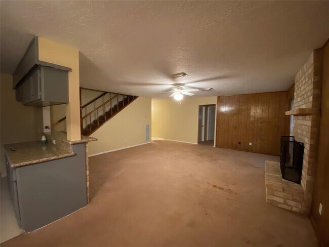 Building Photo - 12806 Crow Valley Ln