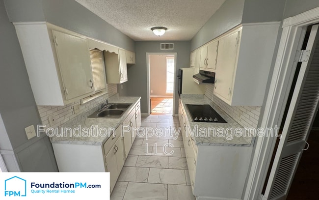 Building Photo - 2881 Brandale St